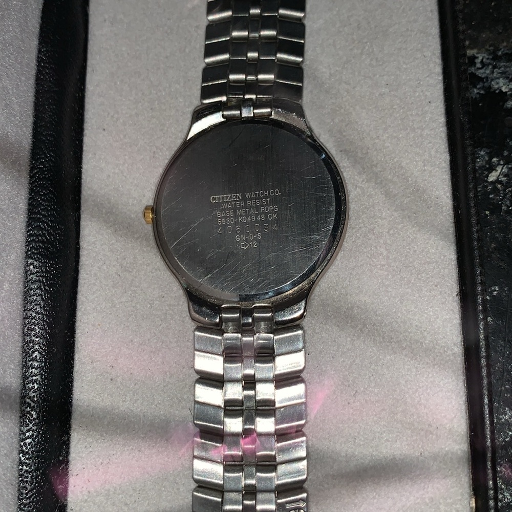 Citizen - Picture 3 of 3